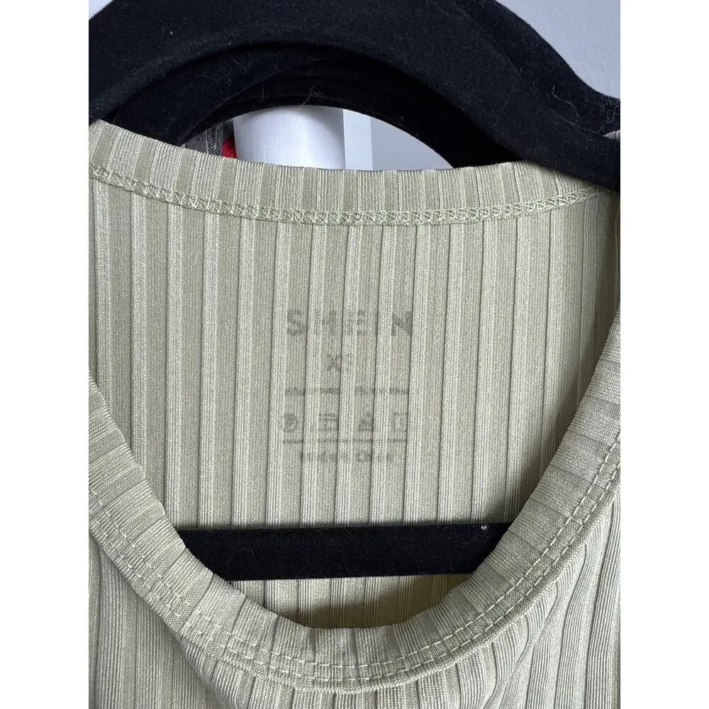 Cropped Ribbed Tank - Picture 3 of 3